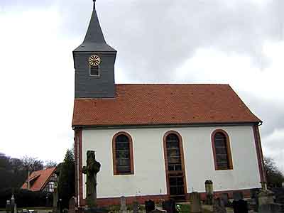 extrieur de glise luthrienne de Mattstall et son cimetire